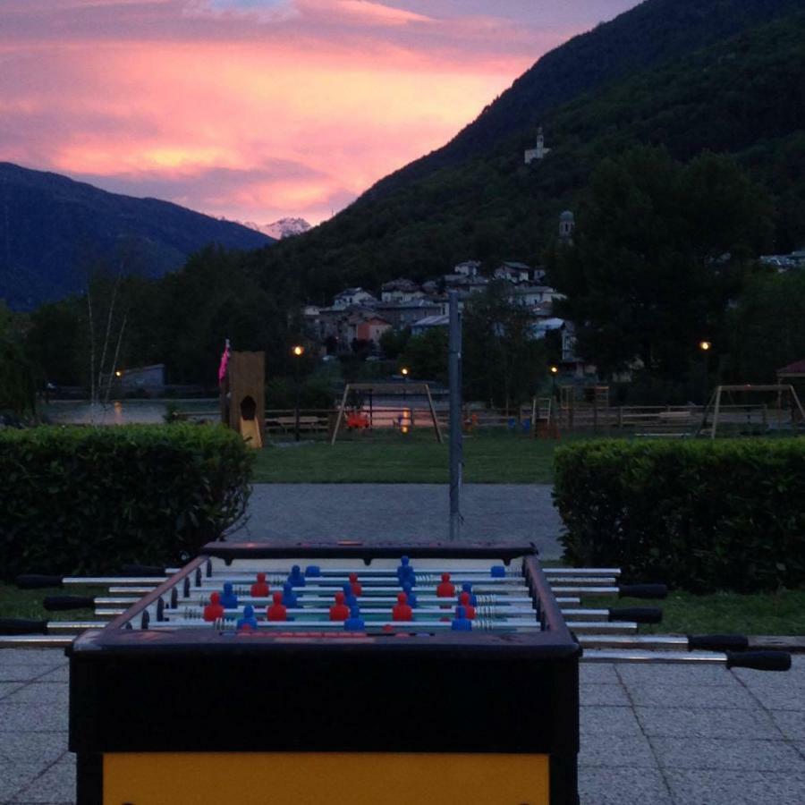 Free Hugs Hotel Mazzo di Valtellina Kültér fotó